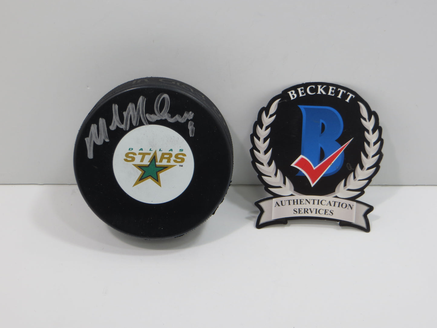 MIKE MODANO DALLAS STARS SIGNED HOCKEY PUCK Minn North Stars Red Wings BAS