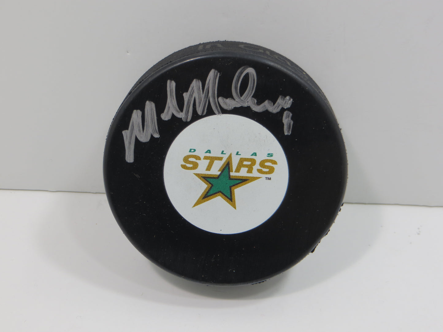 MIKE MODANO DALLAS STARS SIGNED HOCKEY PUCK Minn North Stars Red Wings BAS