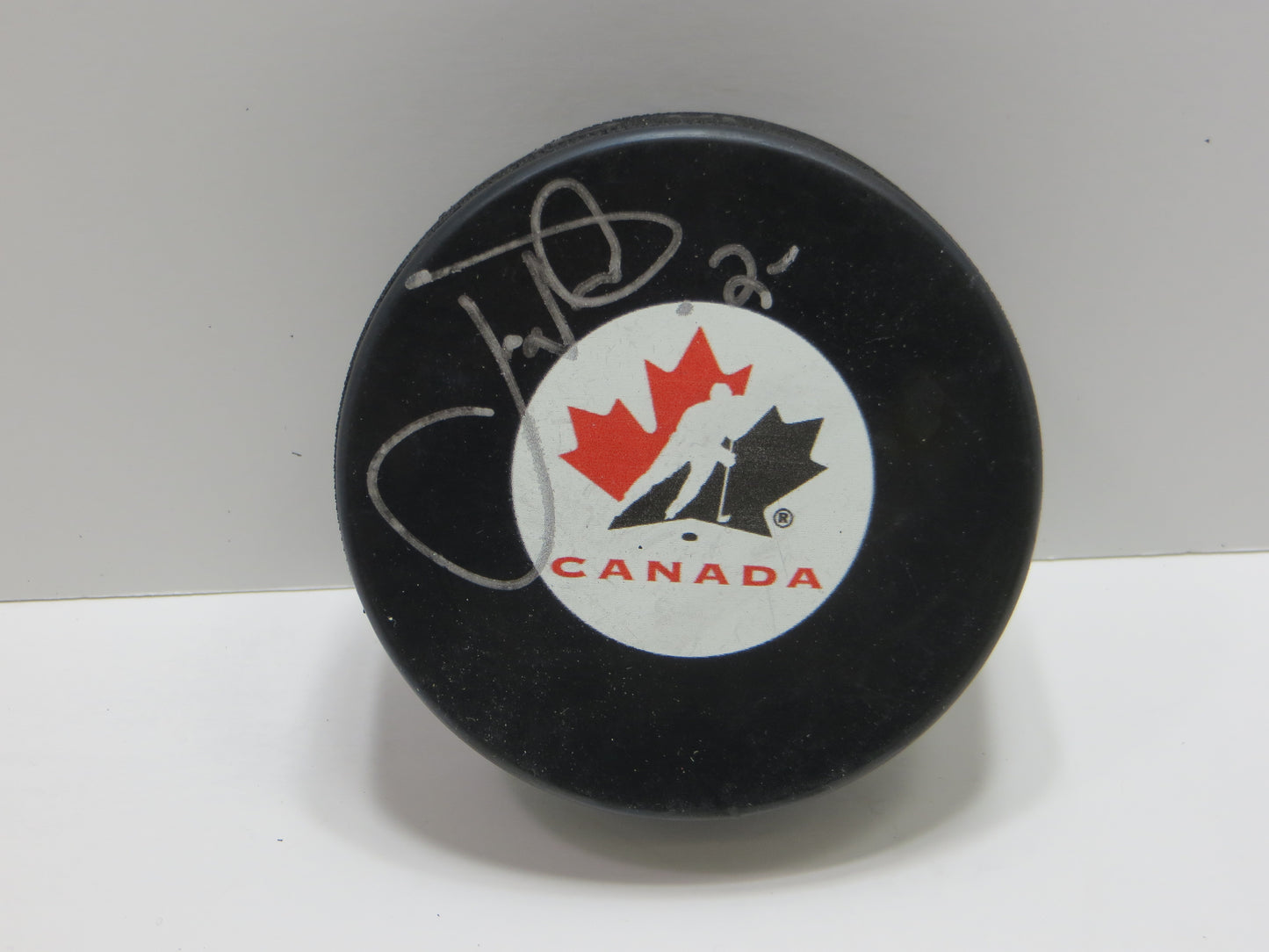 JOE NIEUWENDYK DALLAS STARS SIGNED Team Canada PUCK BAS COA