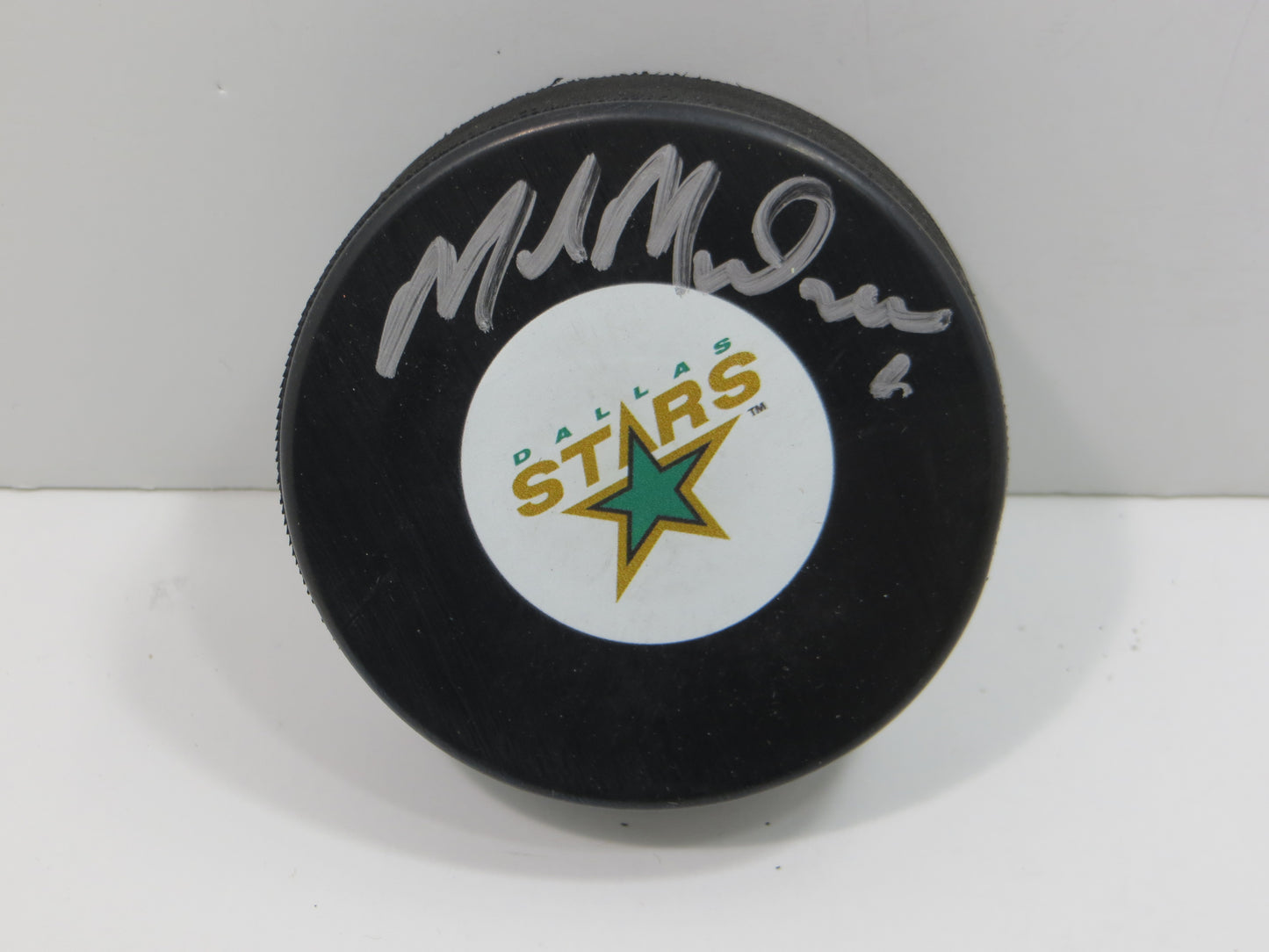 MIKE MODANO DALLAS STARS SIGNED HOCKEY PUCK Minn North Stars Red Wings BAS
