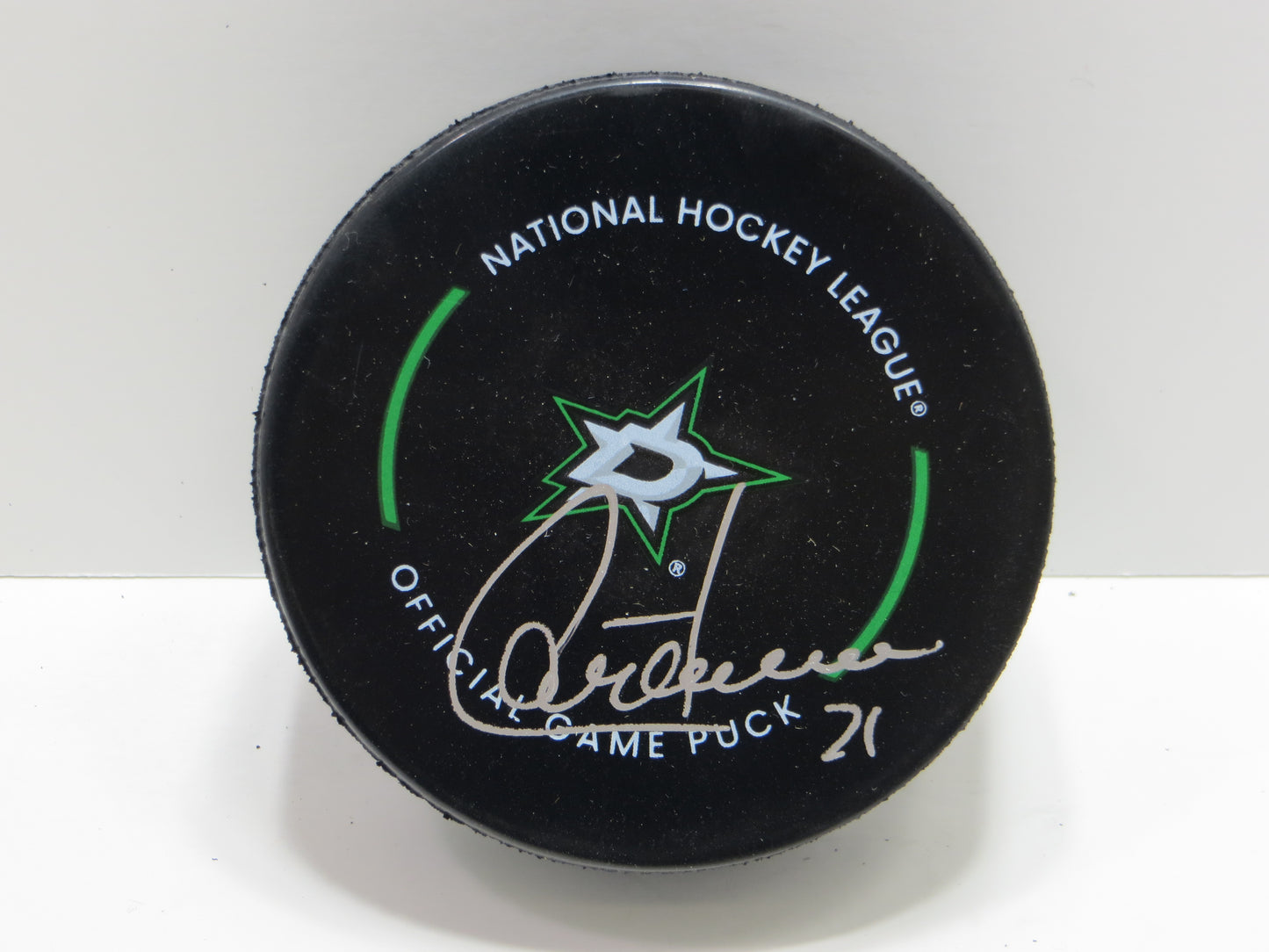 GUY CARBONNEAU DALLAS STARS SIGNED Official NHL Game PUCK BAS COA
