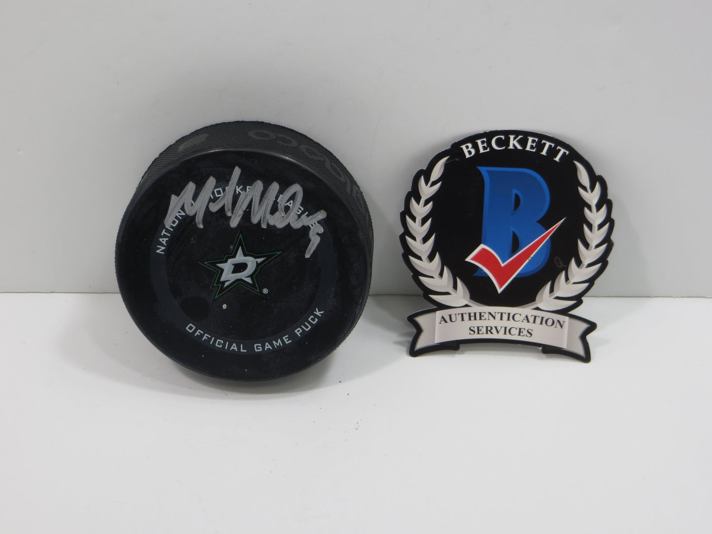 MIKE MODANO DALLAS STARS SIGNED AUTHENTIC OFFICIAL HOCKEY PUCK BAS