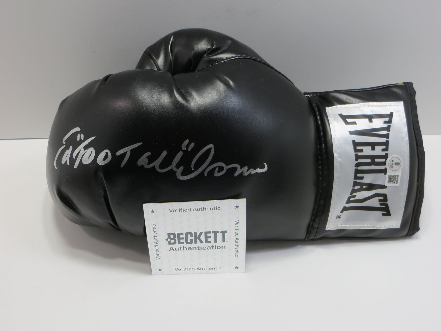 ED TOO TALL JONES SIGNED LEFT BLACK BOXING GLOVE Dallas Cowboys BAS COA