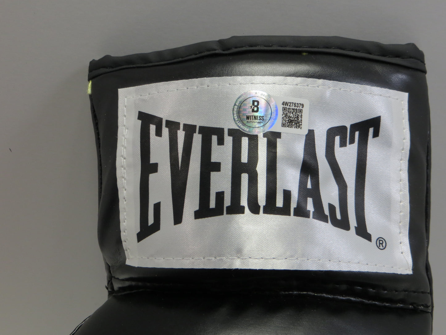 ED TOO TALL JONES SIGNED LEFT BLACK BOXING GLOVE Dallas Cowboys BAS COA