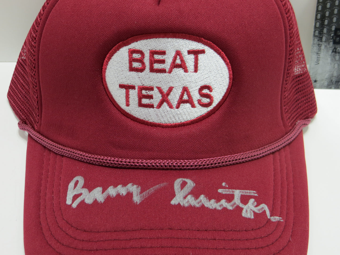 BARRY SWITZER OKLAHOMA OU SOONERS SIGNED ICONIC BEAT TEXAS HAT BAS COA