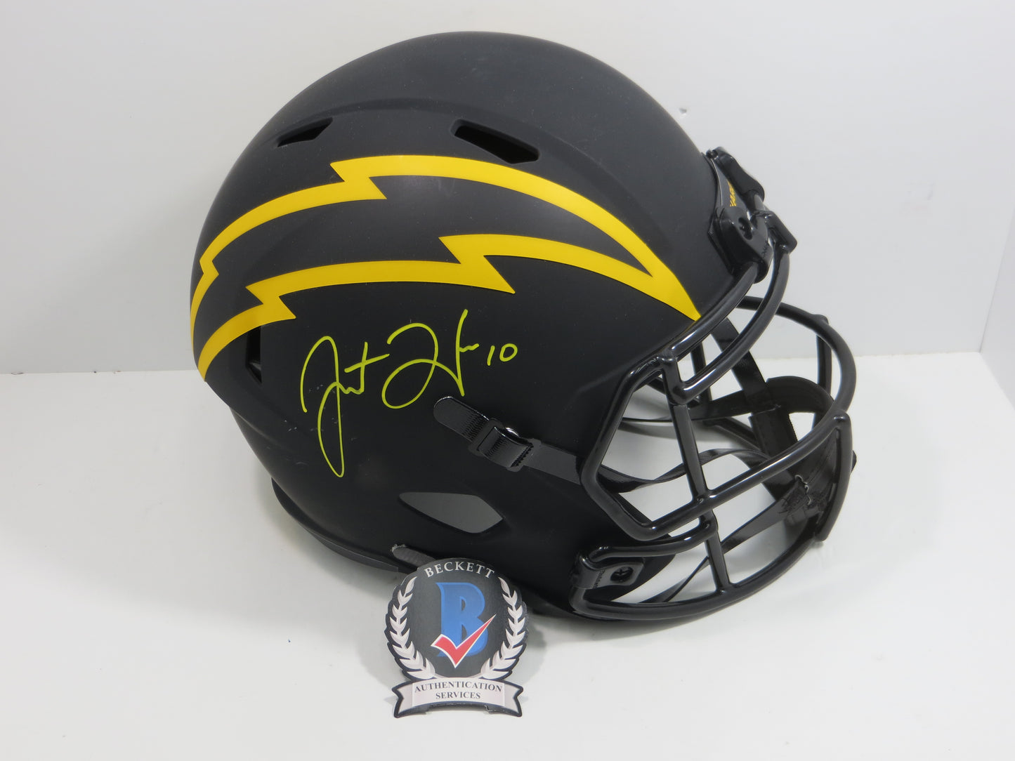 JUSTIN HERBERT SIGNED SAN DIEGO CHARGERS Eclipse FULL SIZE HELMET OREGON BAS