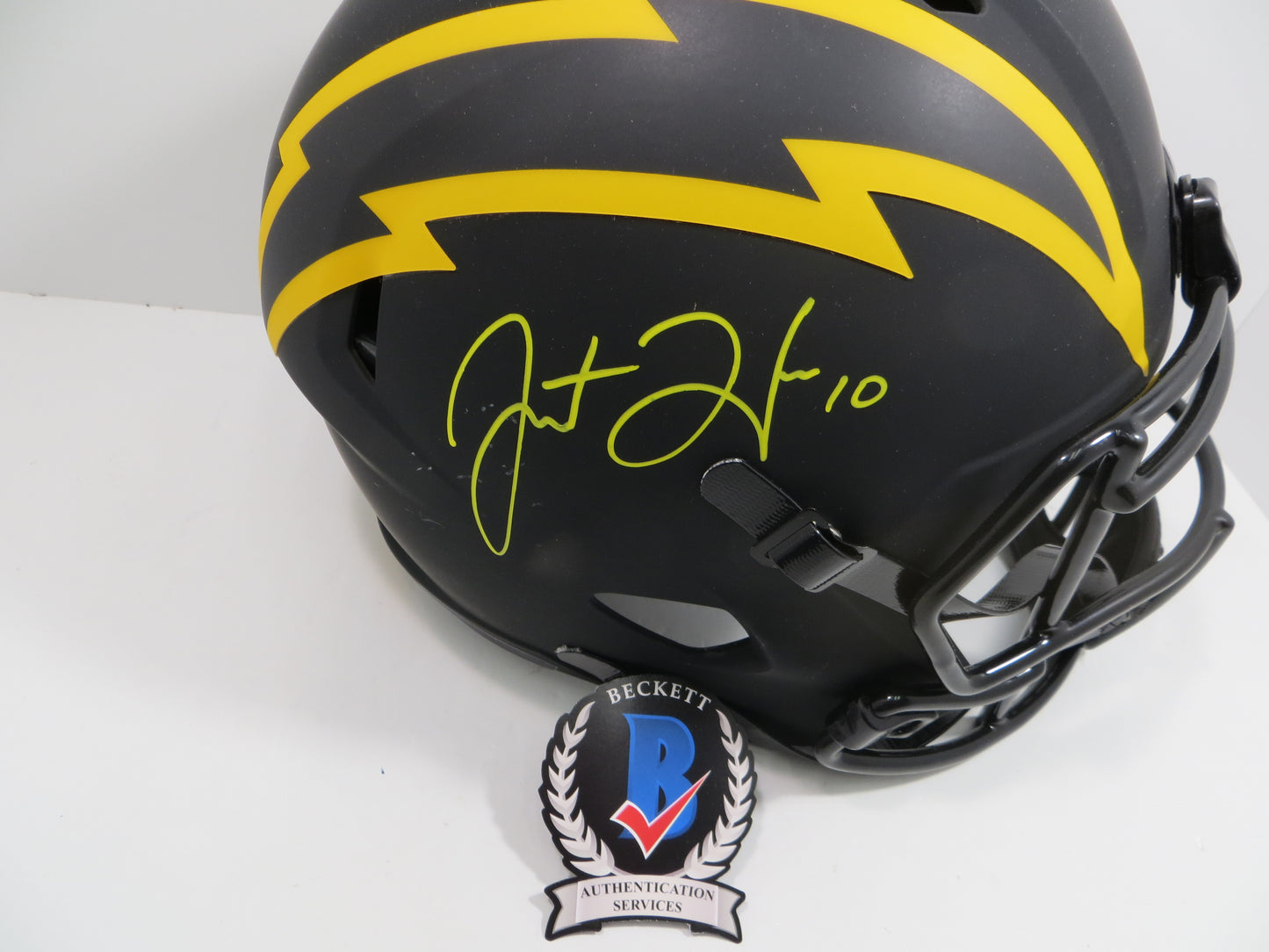 JUSTIN HERBERT SIGNED SAN DIEGO CHARGERS Eclipse FULL SIZE HELMET OREGON BAS