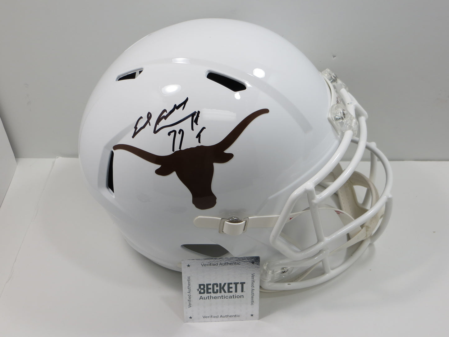 EARL CAMPBELL TEXAS UT LONGHORNS SIGNED Fullsize HELMET UT LONGHORNS BAS
