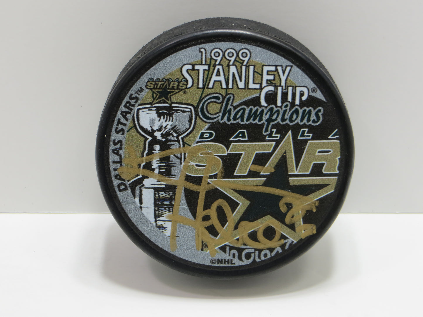 DERIAN HATCHER DALLAS STARS SIGNED 1999 Stanley Cup Puck BAS COA
