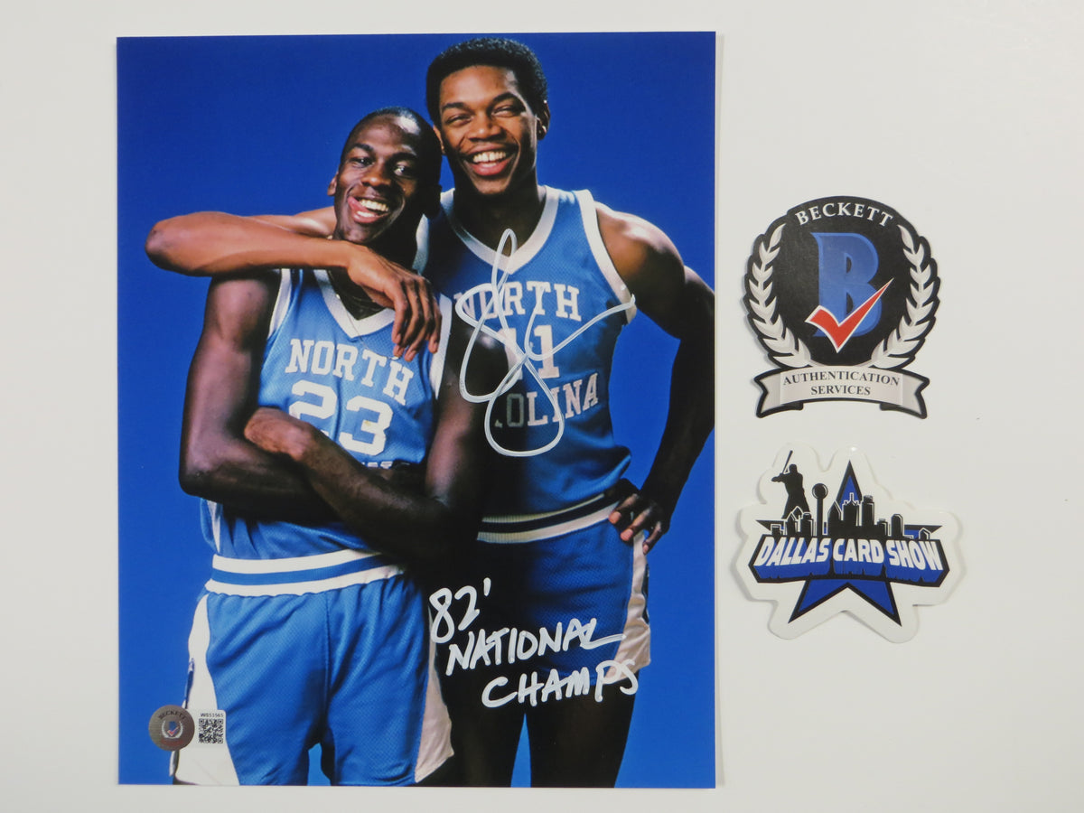 SAM PERKINS UNC Tar Heels SIGNED 8x10 PHOTO w/AirJordan 82Champs BAS