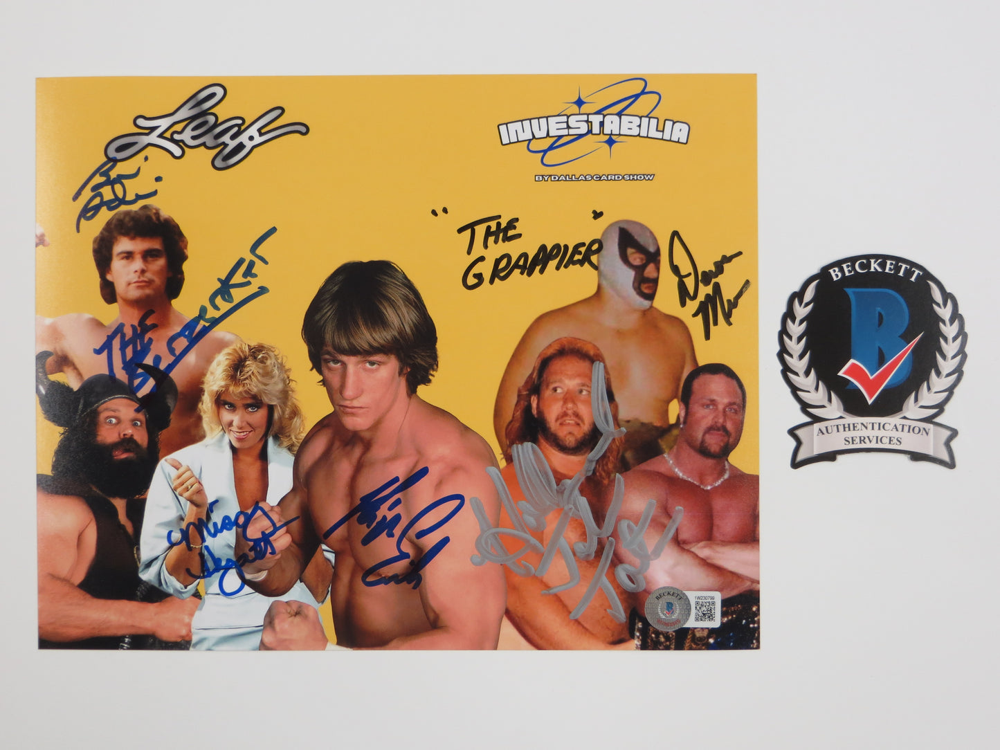 INVESTABILIA by the DALLAS CARD SHOW SIGNED 8x10 Yellow PHOTO Von Erich +MORE BAS