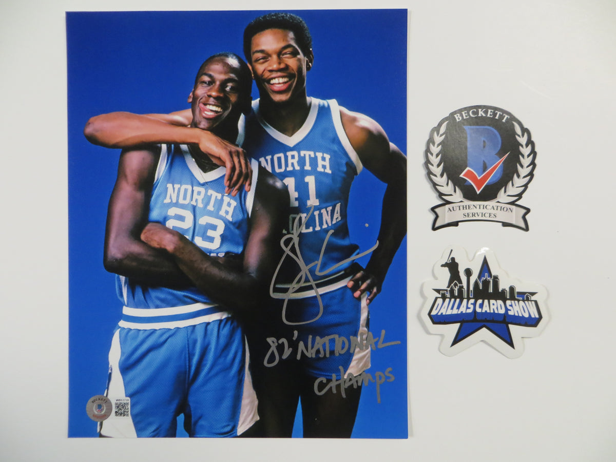 SAM PERKINS UNC Tar Heels SIGNED 8x10 PHOTO w/AirJordan 82Champs BAS