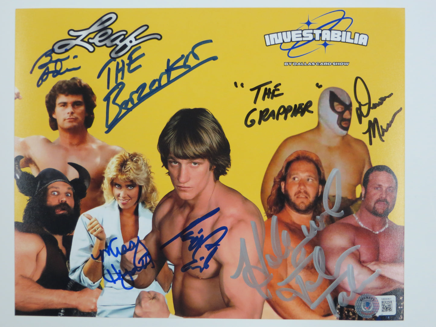 INVESTABILIA by the DALLAS CARD SHOW SIGNED 8x10 Yellow PHOTO Von Erich +MORE BAS