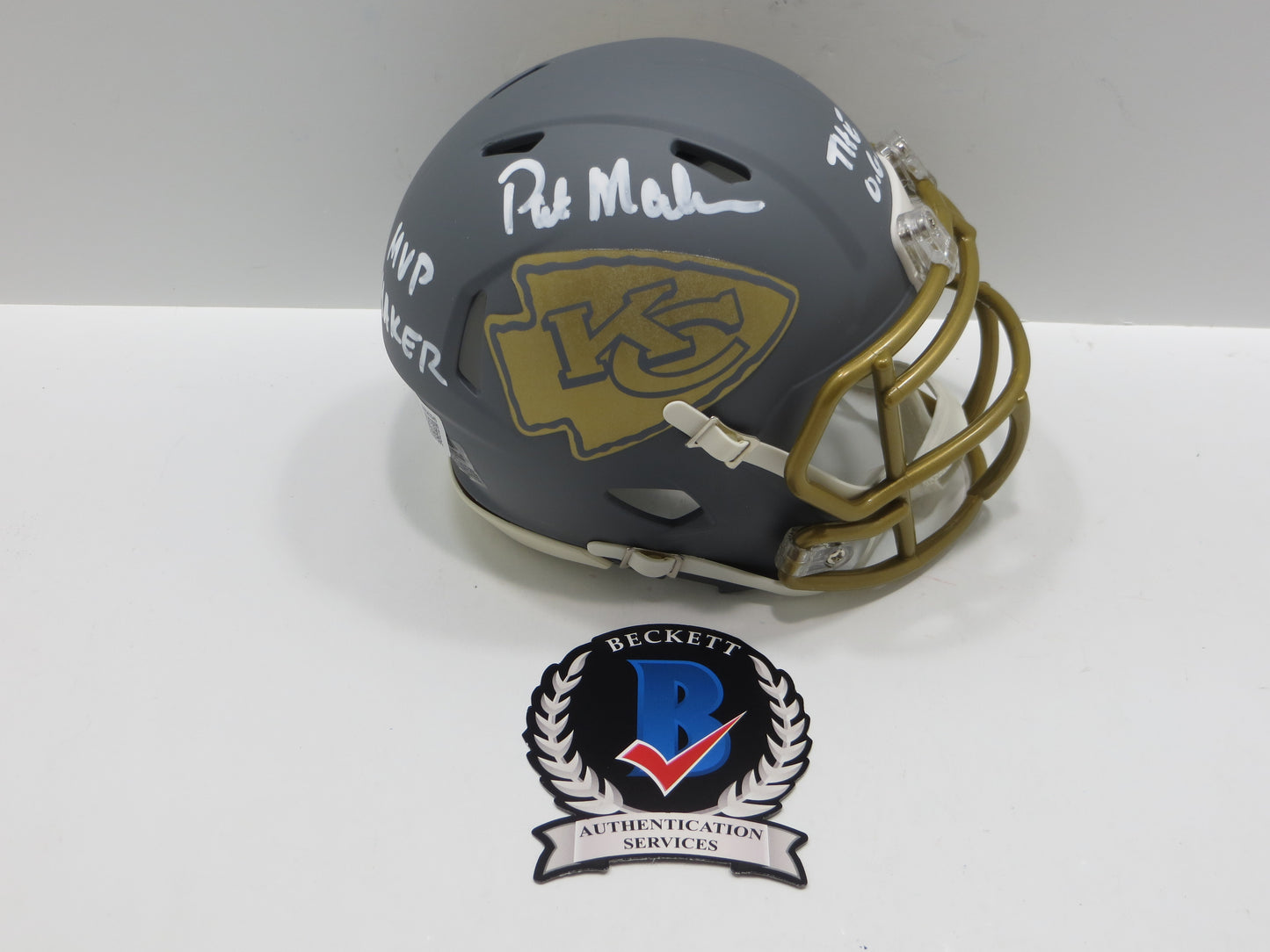 PAT PATRICK MAHOMES SR. KANSAS CITY CHIEFS SIGNED SLATE HELMET w/THE OG BAS