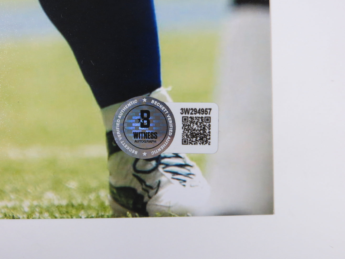 DAT NGUYEN DALLAS COWBOYS SIGNED 8x10 PHOTO Texas A&M Aggies FOCUSED BAS