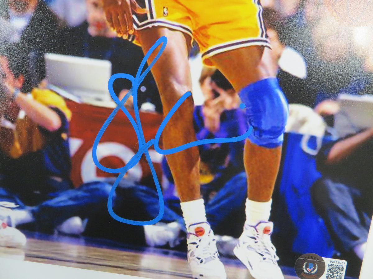 SAM PERKINS LA LAKERS SIGNED 8x10 PHOTO w/Big Smooth BAS