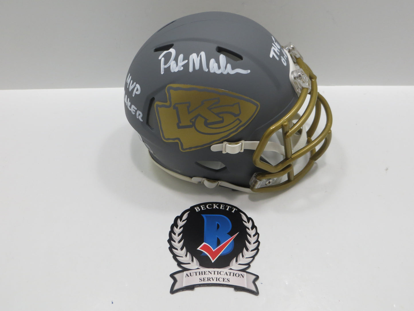 PAT PATRICK MAHOMES SR. KANSAS CITY CHIEFS SIGNED SLATE HELMET w/THE OG BAS