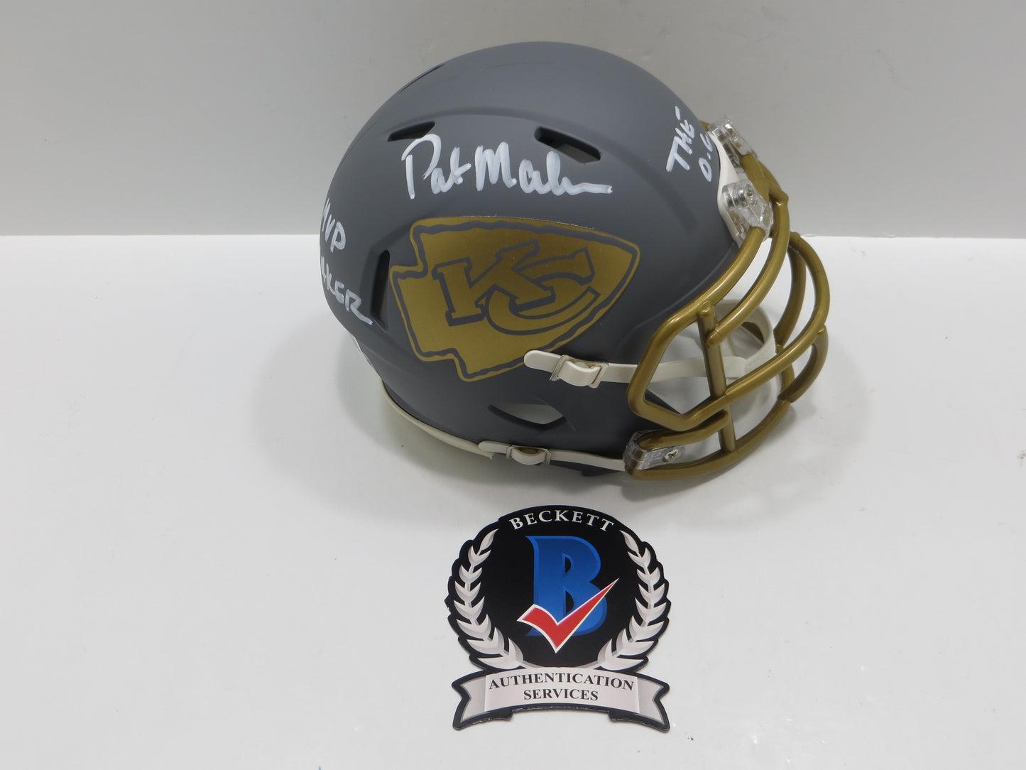 PAT PATRICK MAHOMES SR. KANSAS CITY CHIEFS SIGNED SLATE HELMET w/THE OG BAS