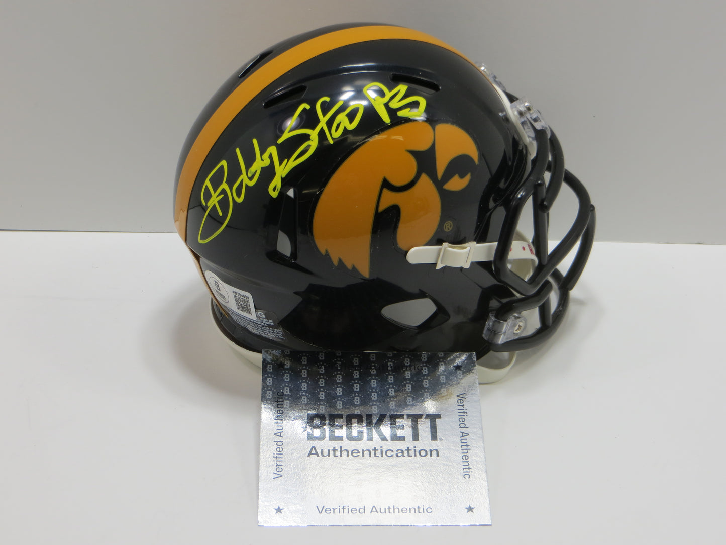 BOB STOOPS SIGNED IOWA HAWKEYES MINI HELMET OU Sooners BAS COA