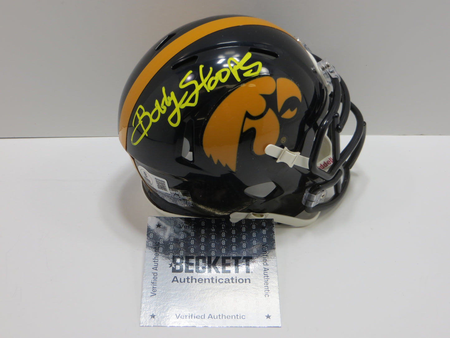 BOB STOOPS SIGNED IOWA HAWKEYES MINI HELMET OU Sooners BAS COA