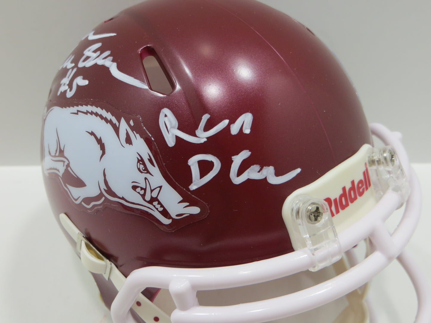 DARREN McFADDEN SIGNED ARKANSAS RAZORBACKS Riddell MINI HELMET wRunDMC BAS