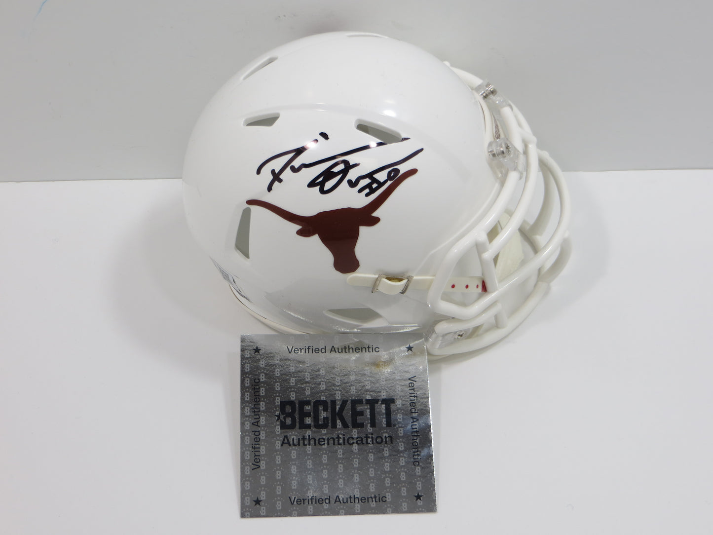 DeMARVION OVERSHOWN SIGNED TEXAS UT LONGHORNS MINI HELMET Cowboys BAS