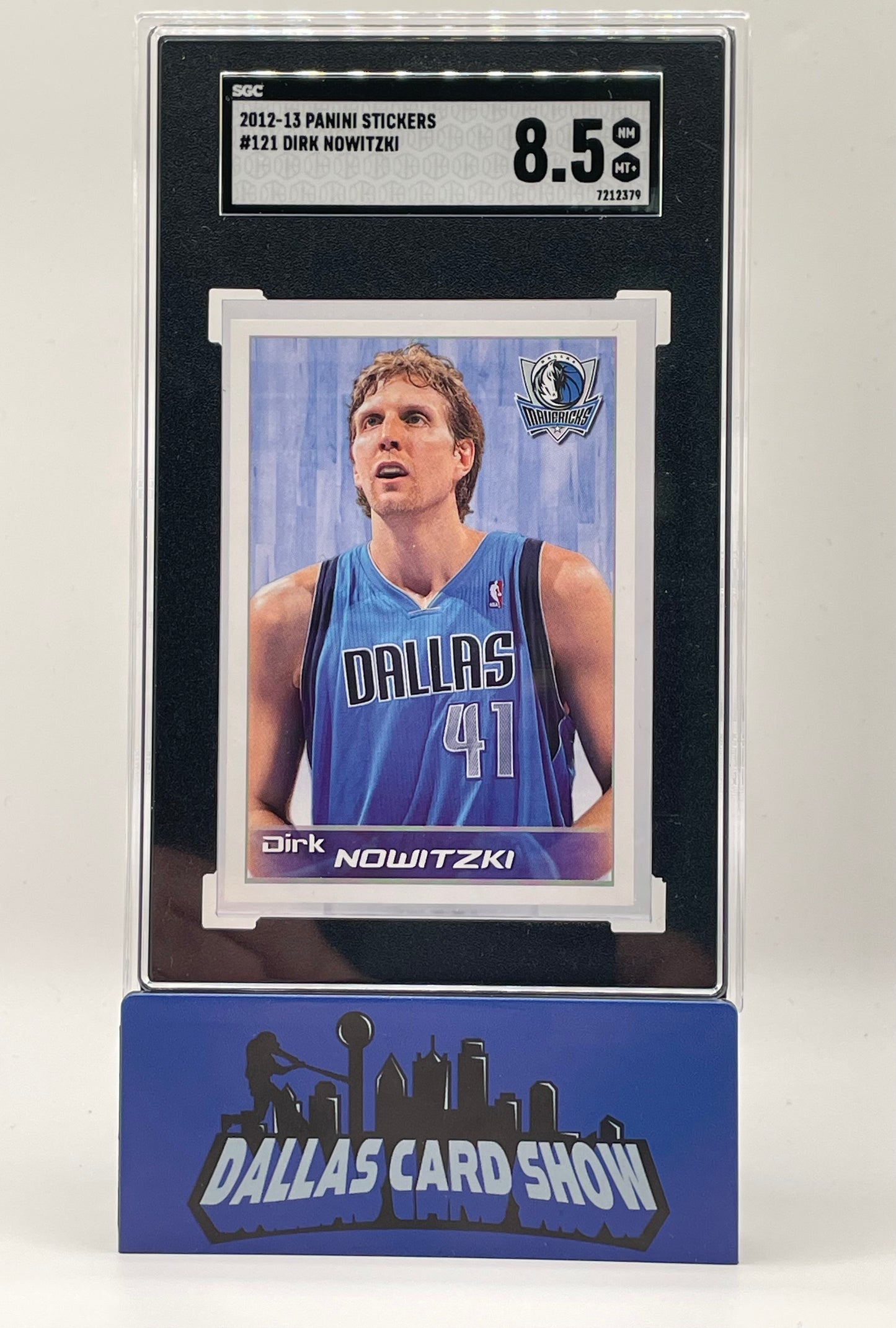 2012-13 Panini Stickers #121 Dirk Nowitzki SGC 8.5