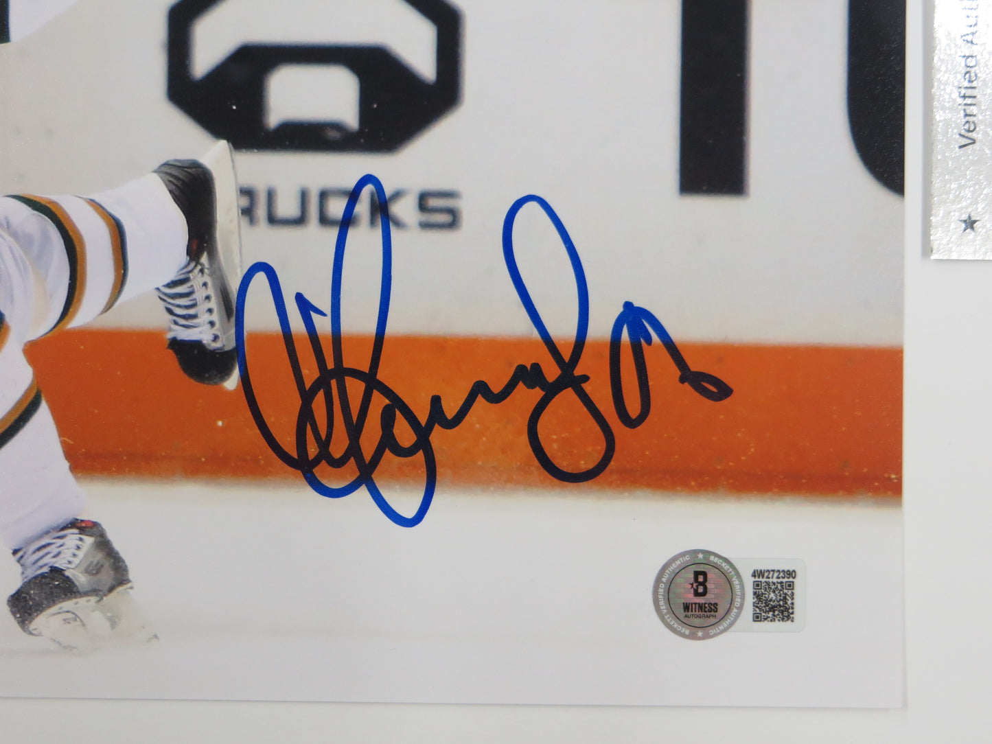 SERGEI ZUBOV DALLAS STARS SIGNED 8x10 Slap Shot PHOTO Soviet Union RUSSIA BAS