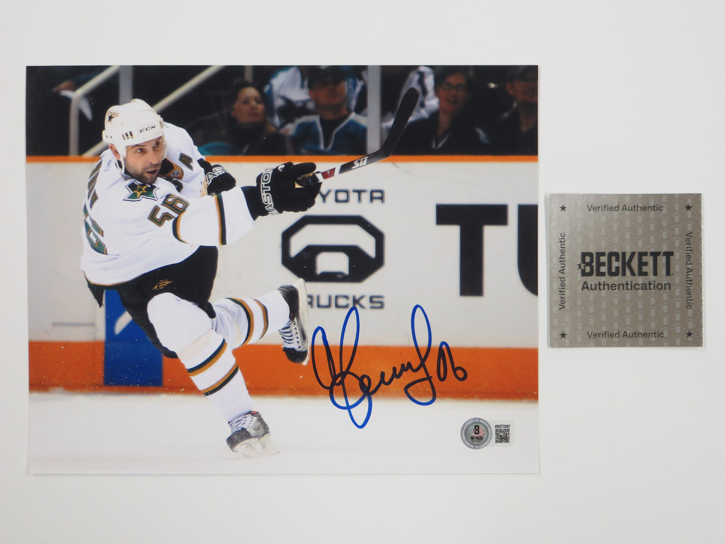 SERGEI ZUBOV DALLAS STARS SIGNED 8x10 Slap Shot PHOTO Soviet Union RUSSIA BAS