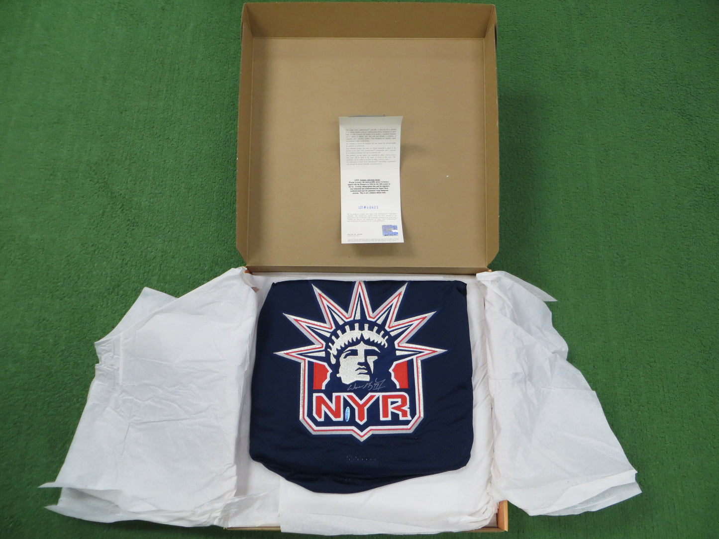 WAYNE GRETZKY SIGNED New York Rangers AUTHENTIC JERSEY Fight Strap NWT UDA BOX