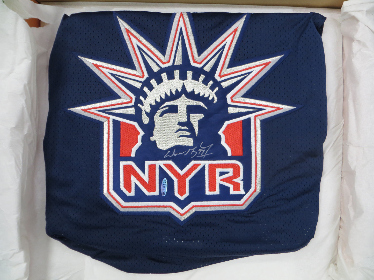 WAYNE GRETZKY SIGNED New York Rangers AUTHENTIC JERSEY Fight Strap NWT UDA BOX