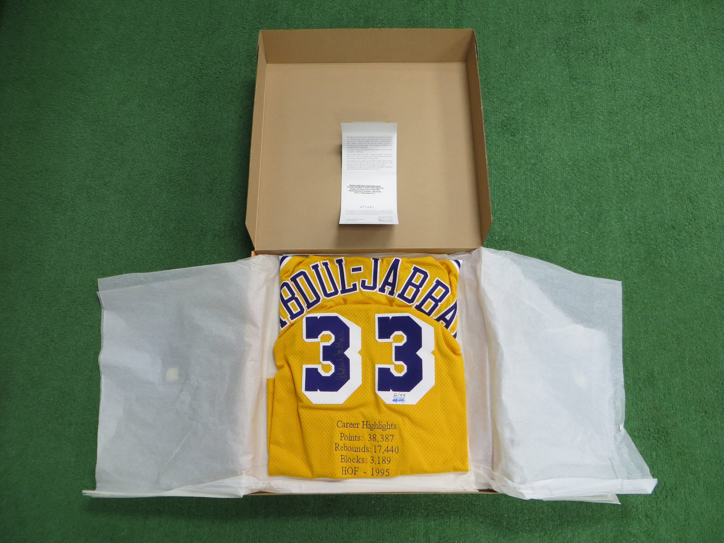 KAREEM ABDUL JABBAR SIGNED Los Angeles Lakers AUTHENTIC STAT JERSEY 8/33 UDA