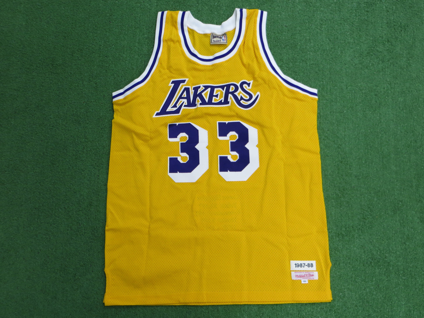 KAREEM ABDUL JABBAR SIGNED Los Angeles Lakers AUTHENTIC STAT JERSEY 8/33 UDA
