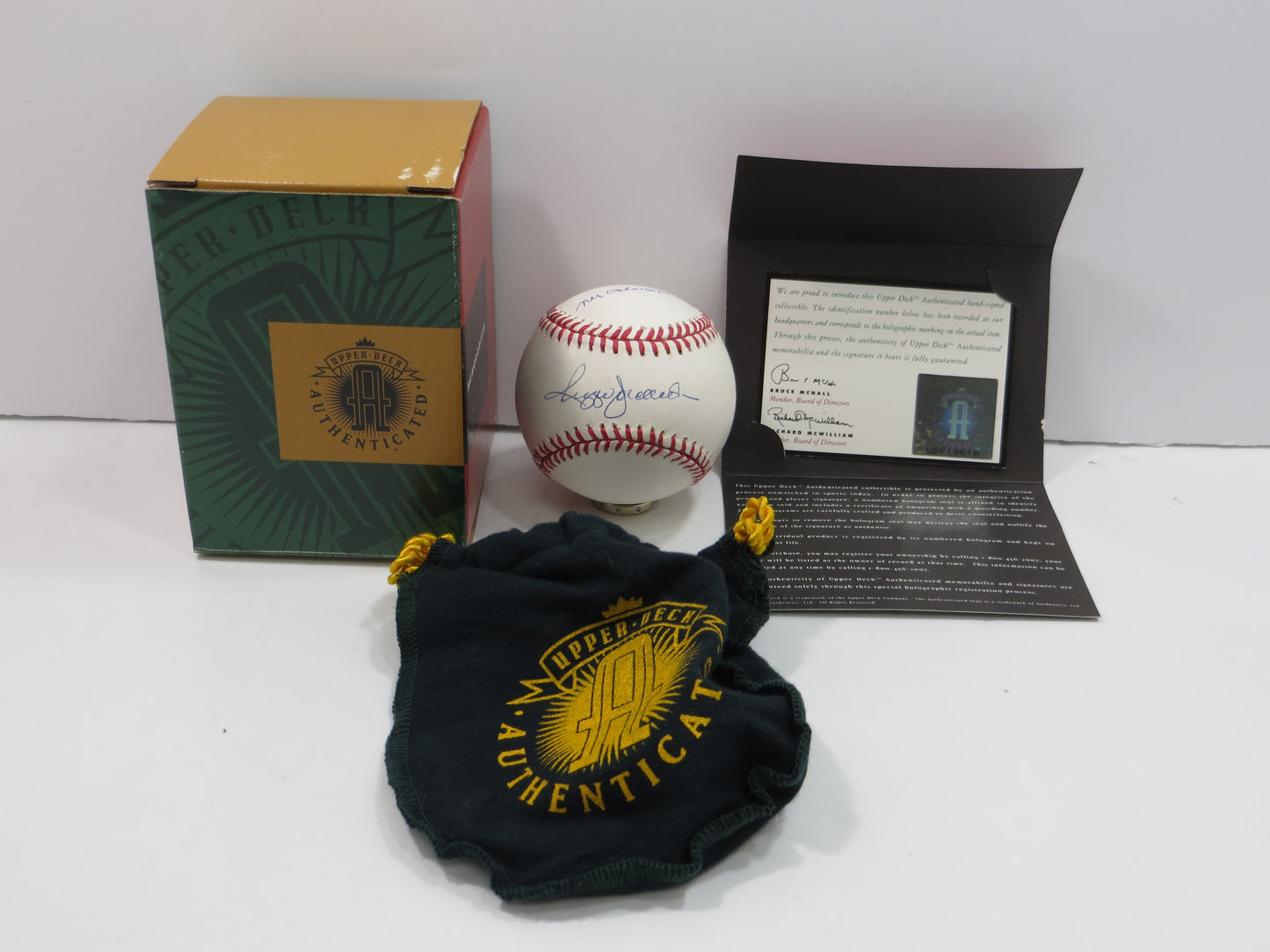 REGGIE JACKSON SIGNED OFFICIAL AMERICAN LEAGUE BASEBALL w/MrOctober UDA BOX