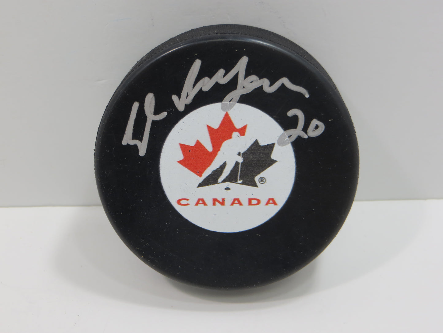 ED BELFOUR TEAM CANADA SIGNED HOCKEY PUCK Dallas Stars Blackhawks BAS COA