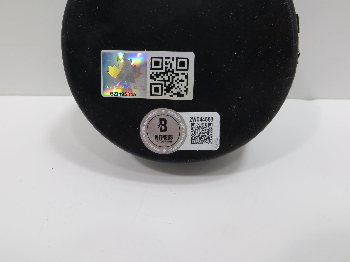 ED BELFOUR TEAM CANADA SIGNED HOCKEY PUCK Dallas Stars Blackhawks BAS COA