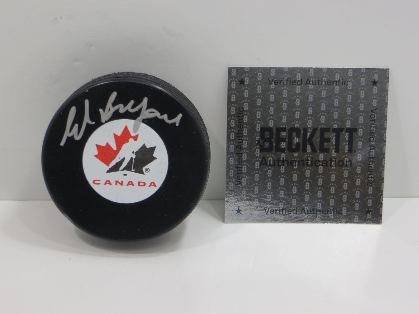 ED BELFOUR TEAM CANADA SIGNED HOCKEY PUCK Dallas Stars Blackhawks BAS COA