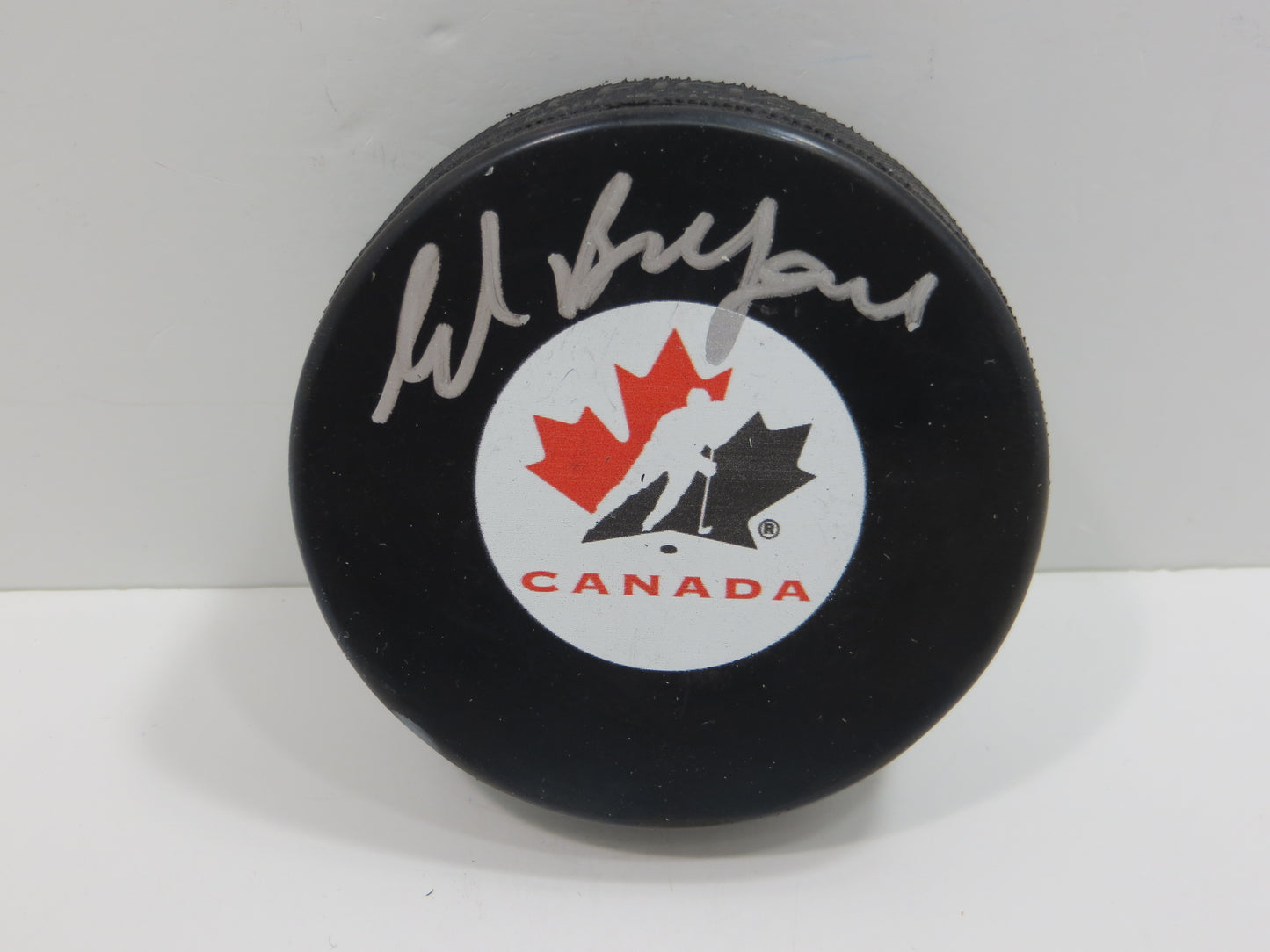 ED BELFOUR TEAM CANADA SIGNED HOCKEY PUCK Dallas Stars Blackhawks BAS COA