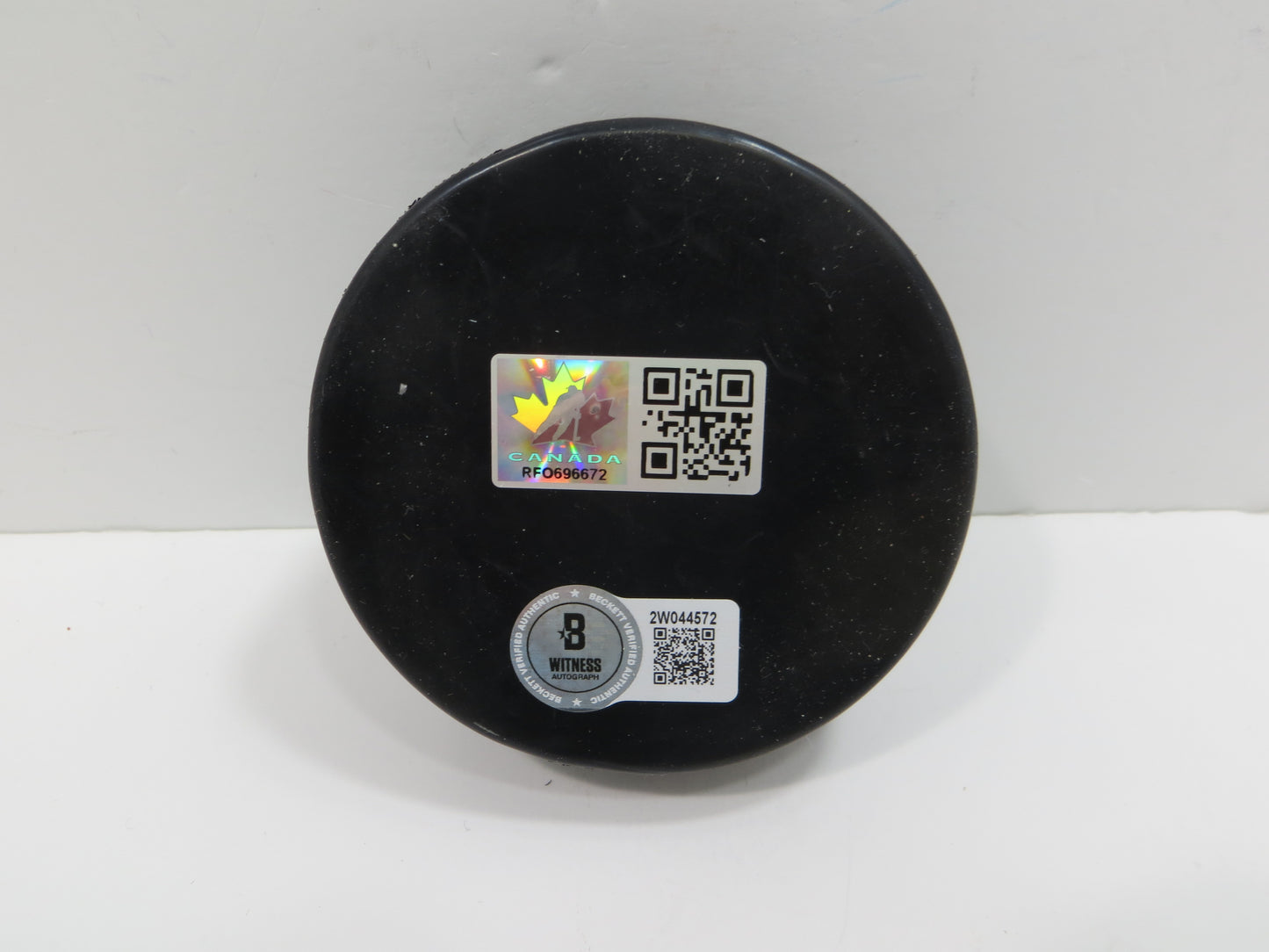 ED BELFOUR TEAM CANADA SIGNED HOCKEY PUCK Dallas Stars Blackhawks BAS COA