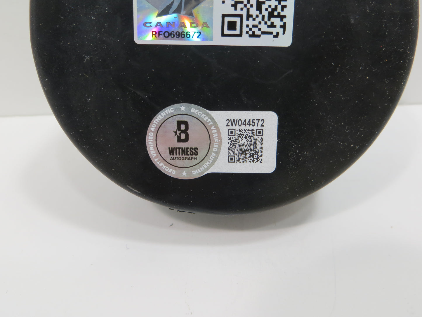 ED BELFOUR TEAM CANADA SIGNED HOCKEY PUCK Dallas Stars Blackhawks BAS COA