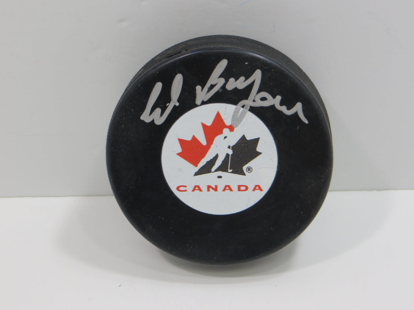 ED BELFOUR TEAM CANADA SIGNED HOCKEY PUCK Dallas Stars Blackhawks BAS COA