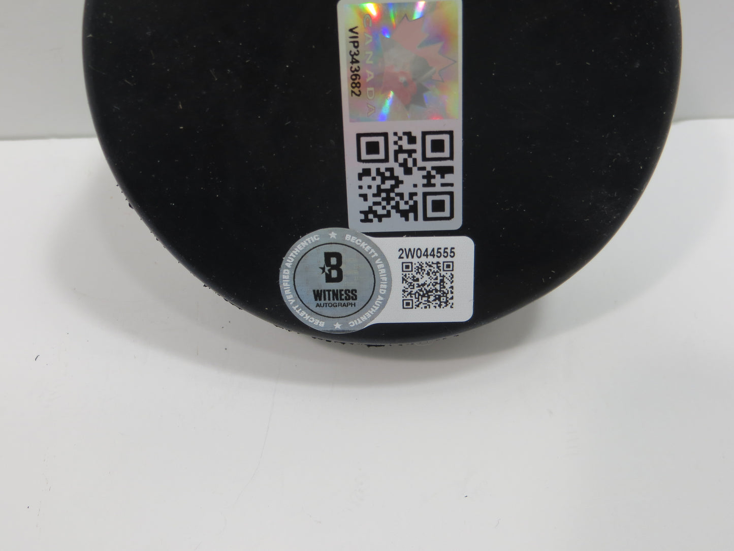 ED BELFOUR TEAM CANADA SIGNED HOCKEY PUCK Dallas Stars Blackhawks BAS COA