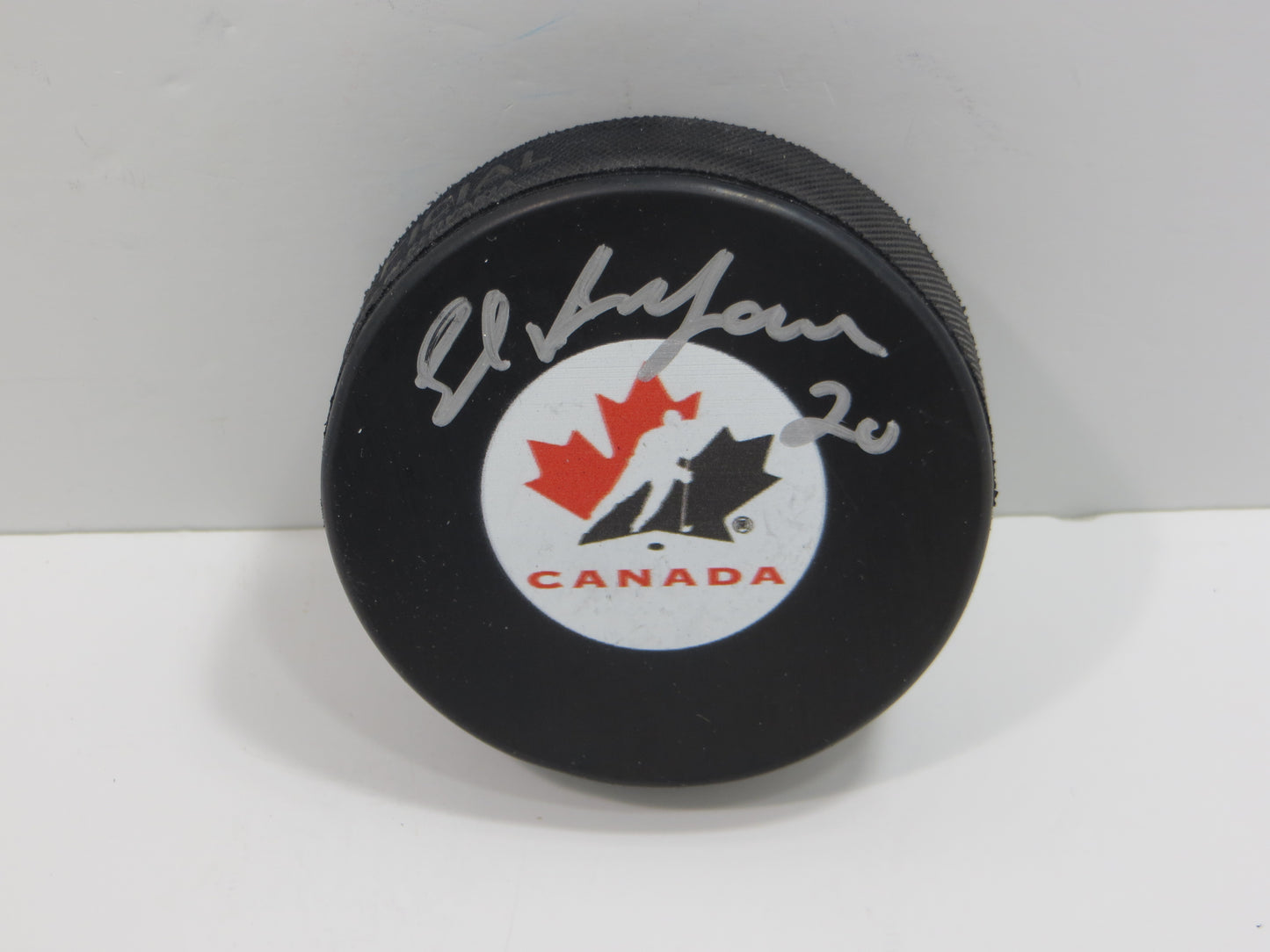ED BELFOUR TEAM CANADA SIGNED HOCKEY PUCK Dallas Stars Blackhawks BAS COA