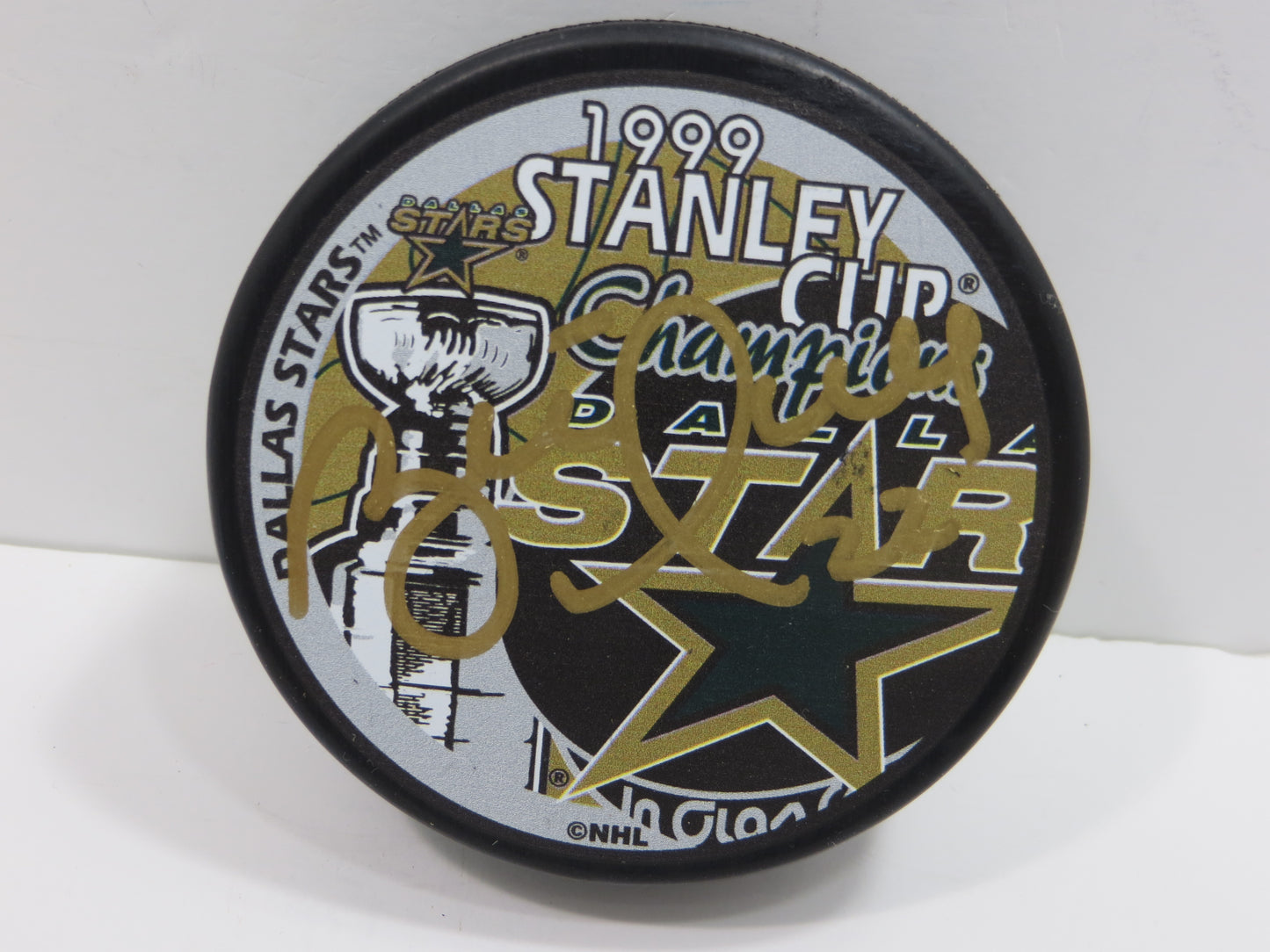 BRETT HULL DALLAS STARS 1999 STANLEY CUP SIGNED HOCKEY PUCK BAS COA