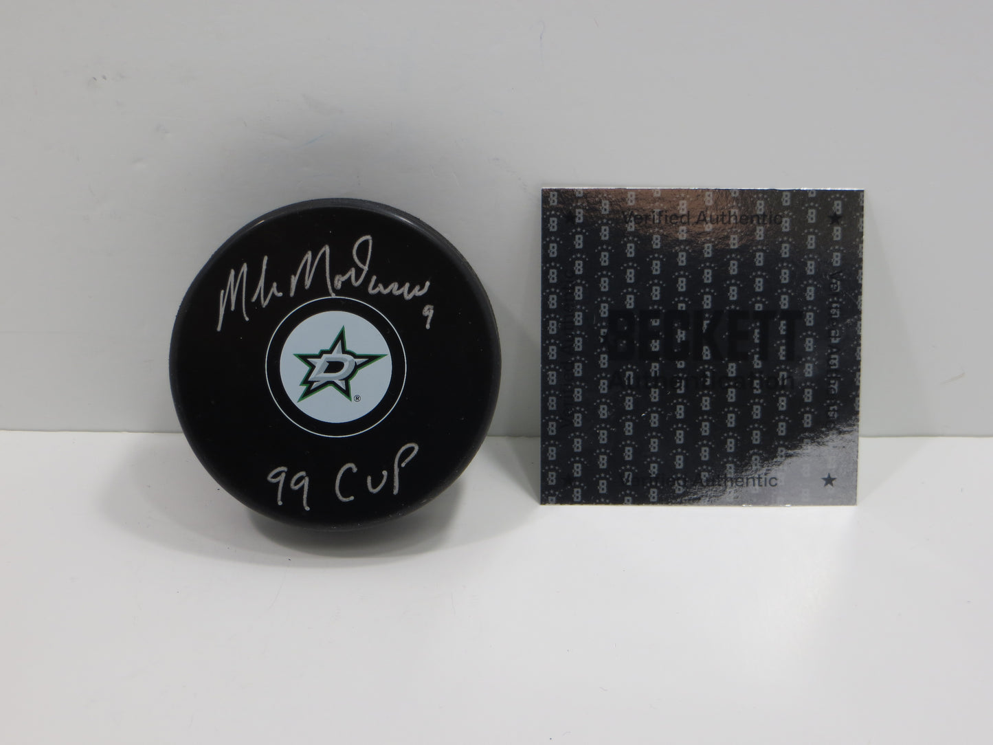 MIKE MODANO DALLAS STARS SIGNED HOCKEY PUCK w/99 Cup Current Logo BAS COA