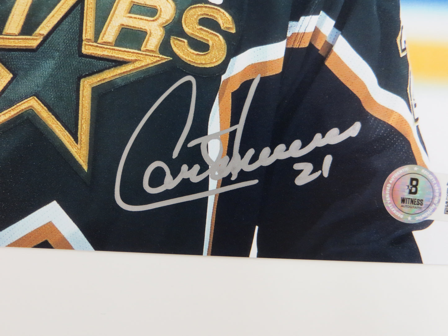 GUY CARBONNEAU DALLAS STARS SIGNED 8x10 PHOTO Canadiens BAS