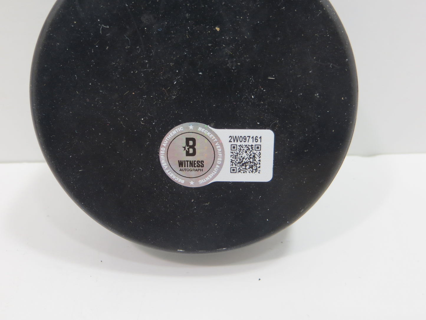 MIKE MODANO TEAM USA SIGNED HOCKEY PUCK Dallas Stars Red Wings North Stars BAS