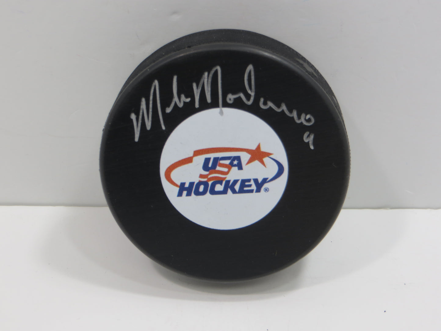 MIKE MODANO TEAM USA SIGNED HOCKEY PUCK Dallas Stars Red Wings North Stars BAS