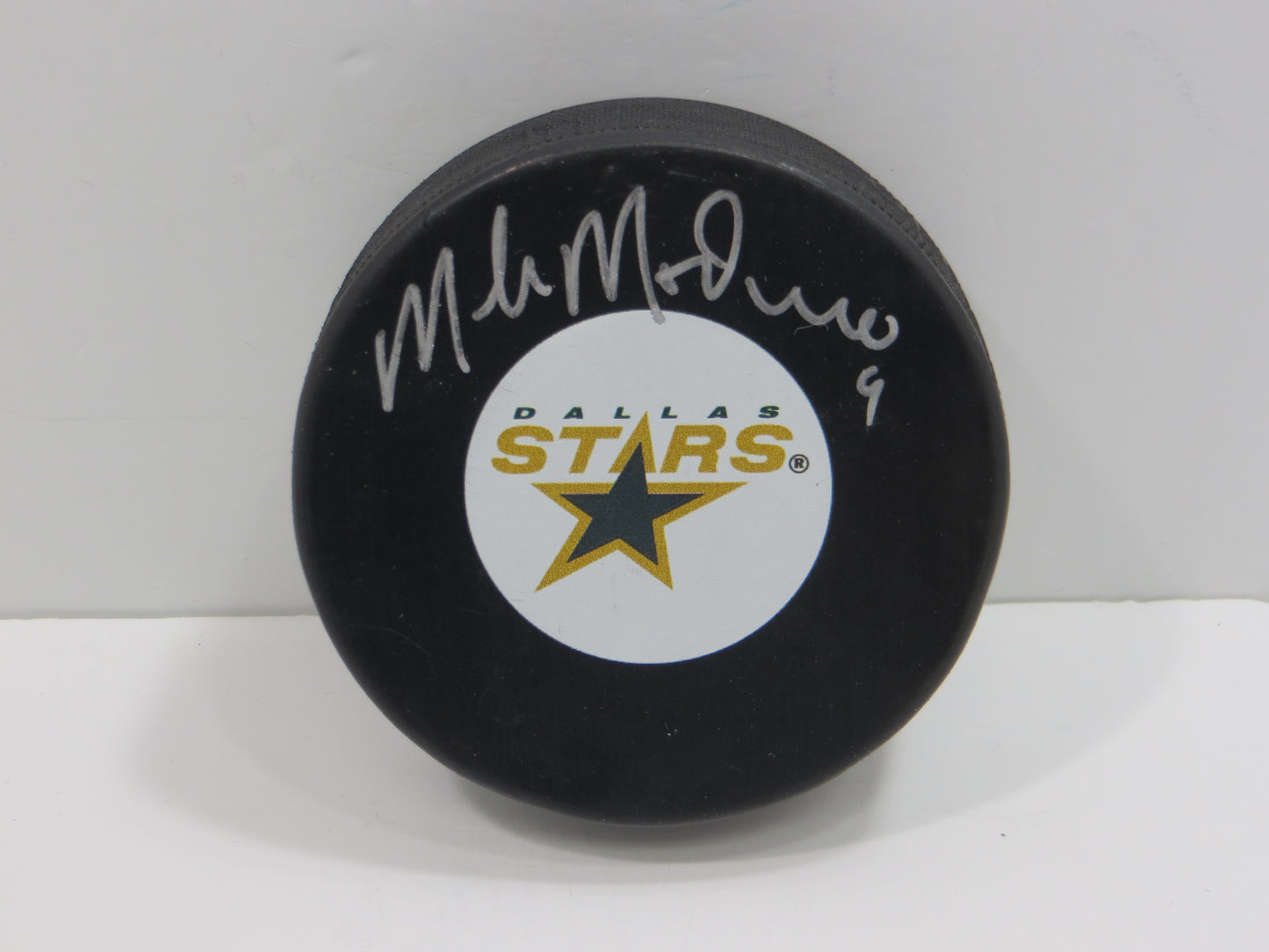 MIKE MODANO DALLAS STARS SIGNED HOCKEY PUCK Minn North Stars Red Wings BAS
