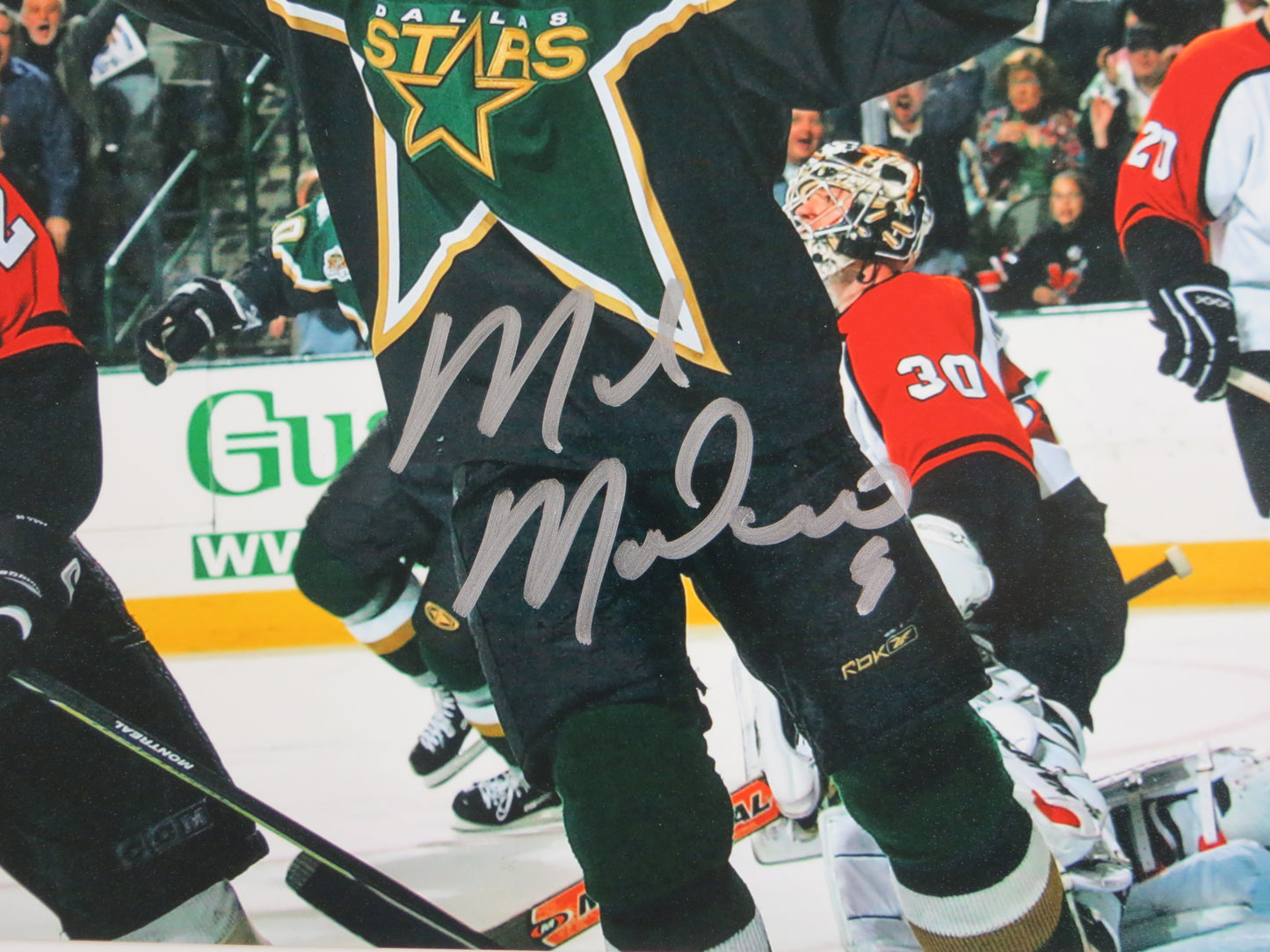MIKE MODANO DALLAS STARS SIGNED 8x10 GOALLL PHOTO North Stars BAS